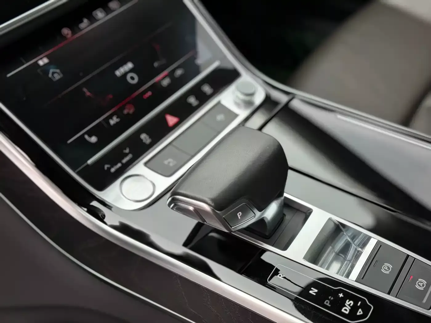 Audi A8 2018 A8L 55 TFSI quattro Launch Elite фото 8
