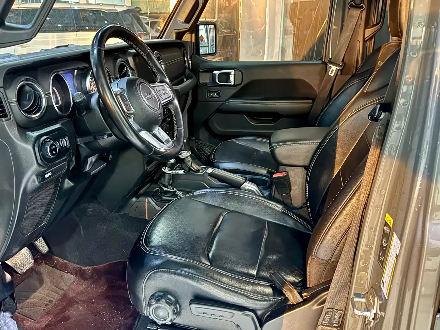 Jeep Gladiator 2022 3.6L Pioneer Edition фото 4