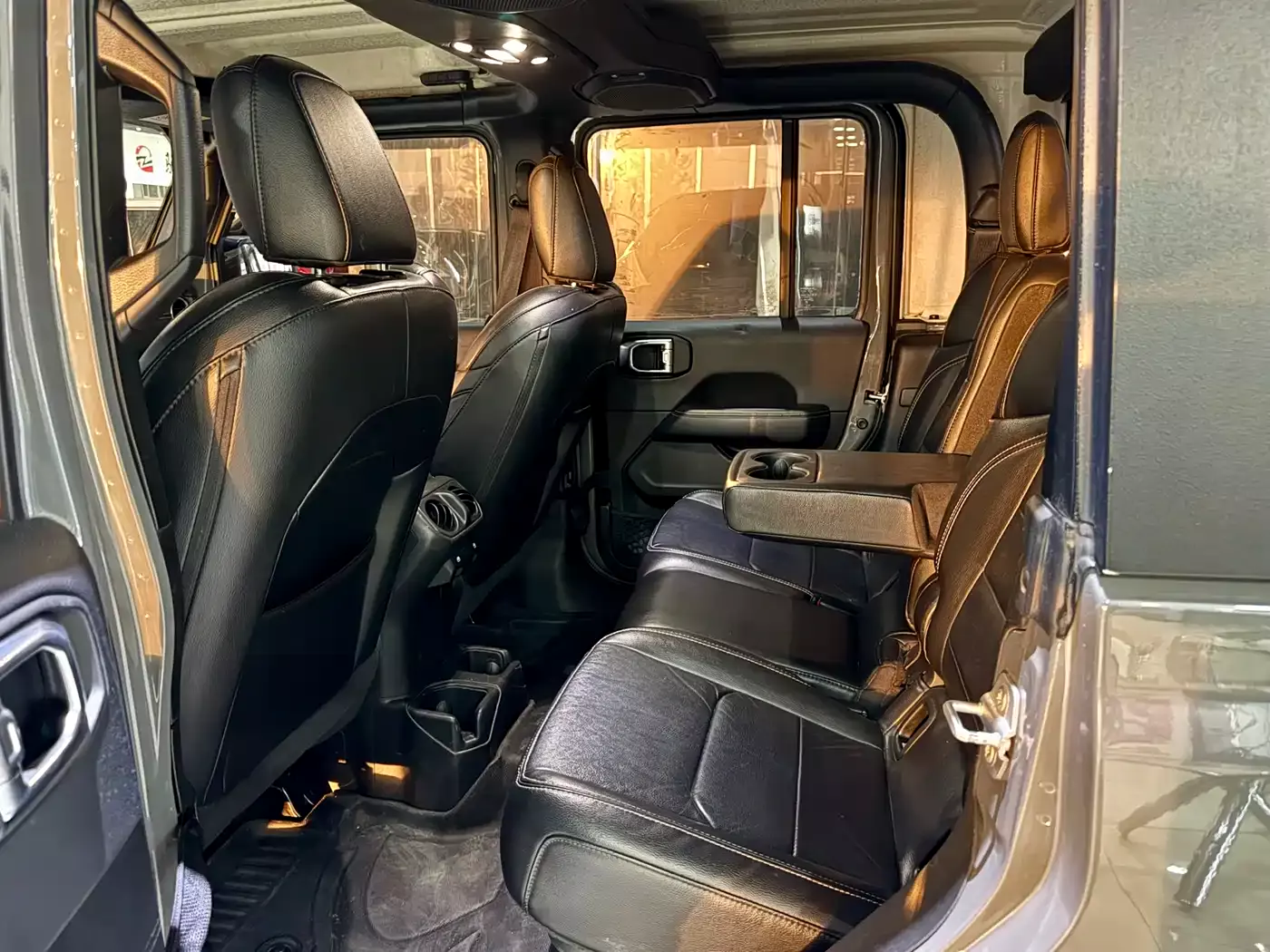 Jeep Gladiator 2022 3.6L Pioneer Edition фото 5