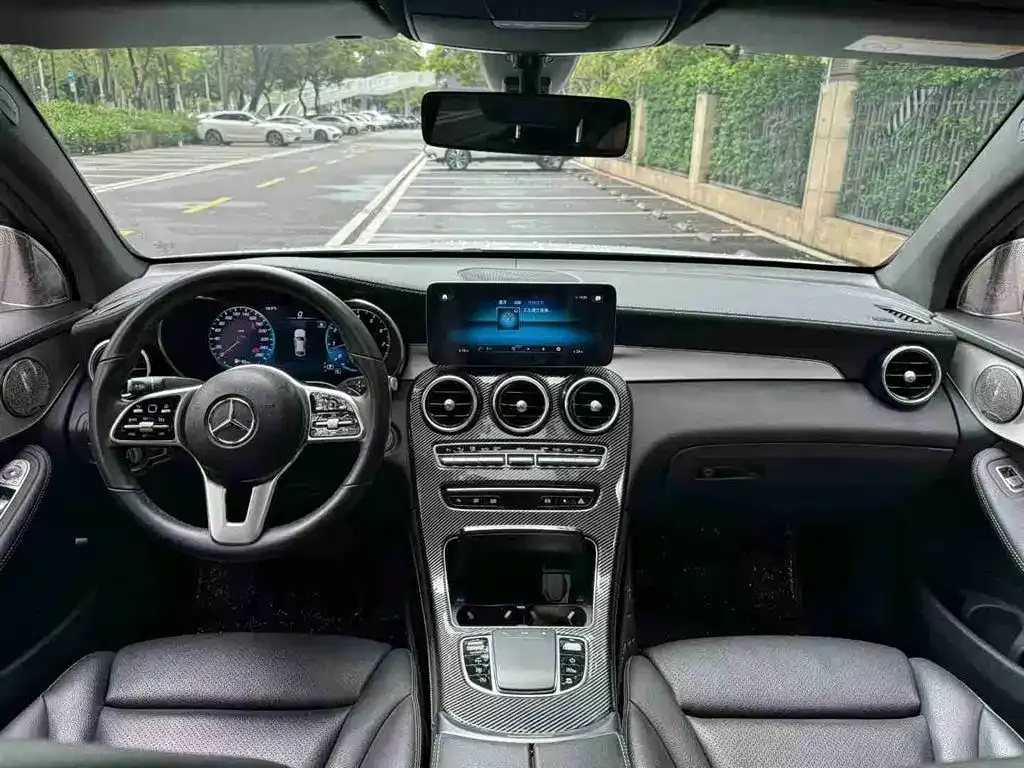 Mercedes-Benz GLC Coupe 2020 GLC 260 4MATIC Coupe SUV фото 7