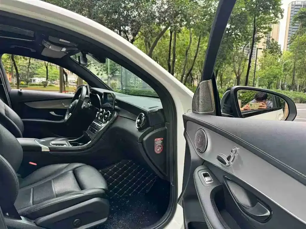 Mercedes-Benz GLC Coupe 2020 GLC 260 4MATIC Coupe SUV фото 8