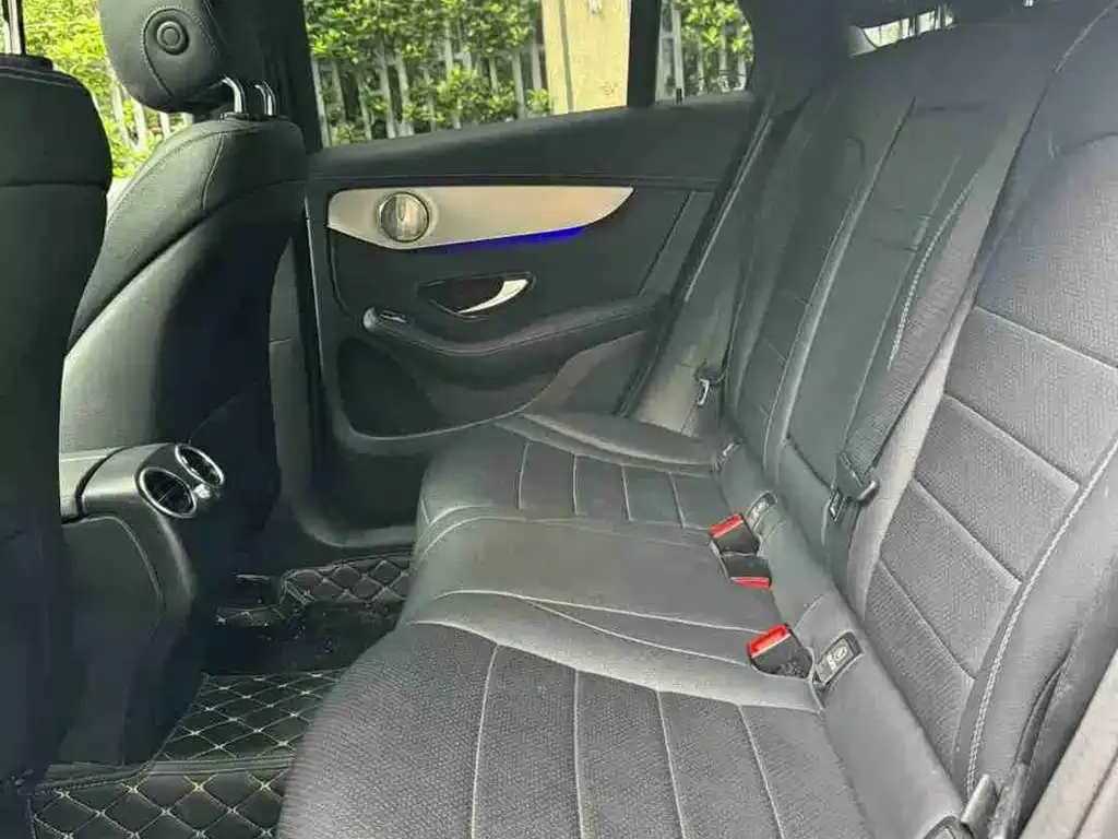 Mercedes-Benz GLC Coupe 2020 GLC 260 4MATIC Coupe SUV фото 10
