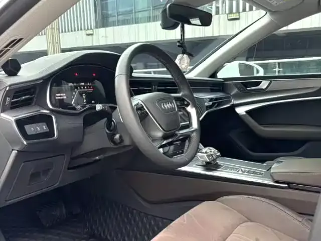 Audi A7L 2022 45 TFSI S-line Youth Dream Edition фото 4