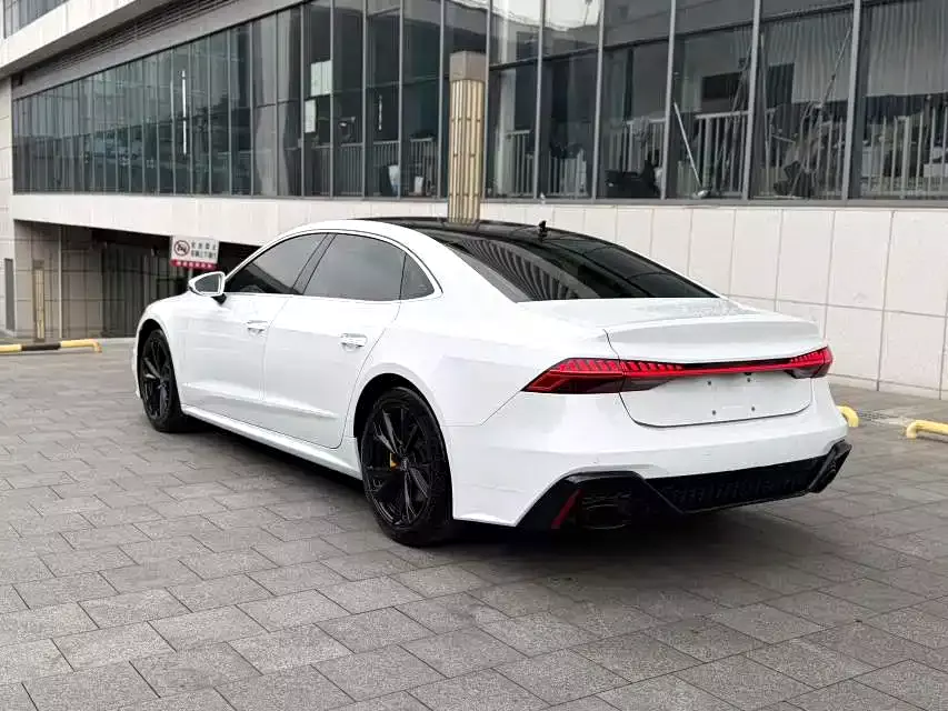 Audi A7L 2022 45 TFSI S-line Youth Dream Edition фото 10