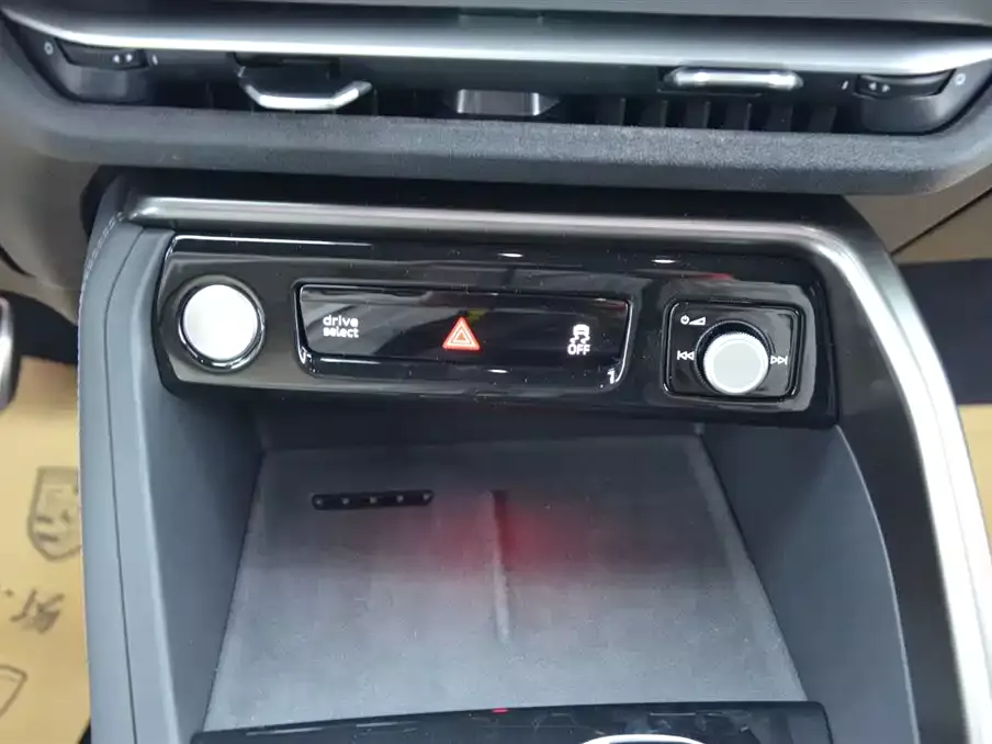 Audi Q5L 2026 Model Base Version фото 11