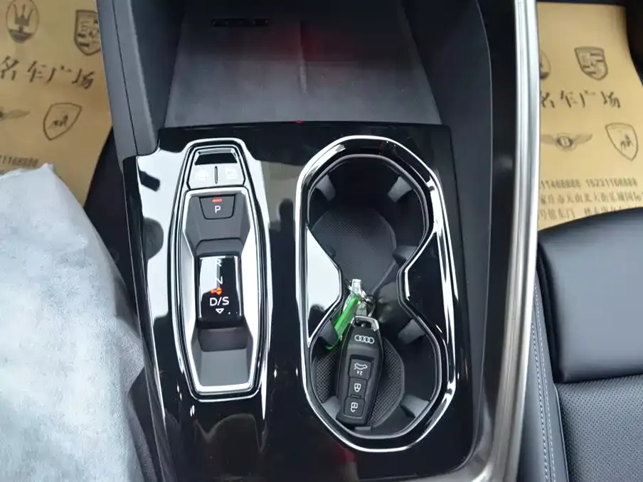 Audi Q5L 2026 Model Base Version фото 12
