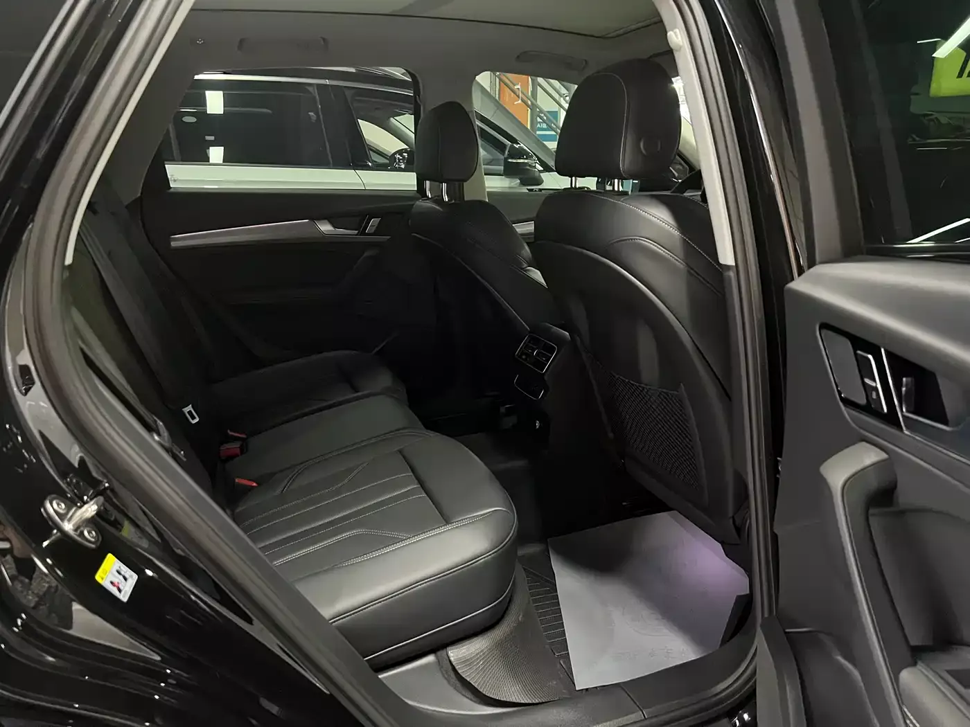 Audi Q5L 2025 45th Anniversary Edition 40 TFSI Dynamic Fashion фото 4