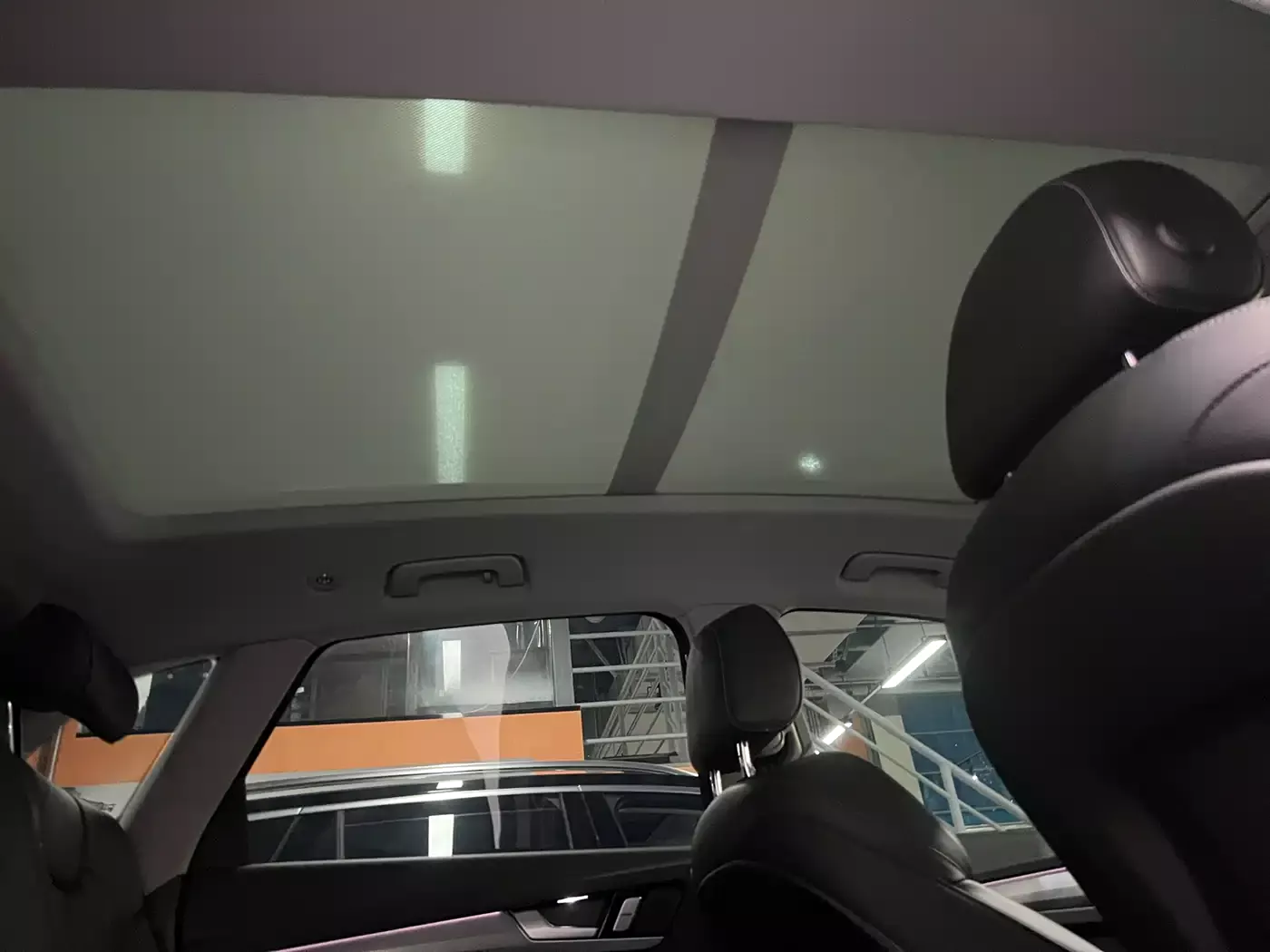 Audi Q5L 2025 45th Anniversary Edition 40 TFSI Dynamic Fashion фото 6