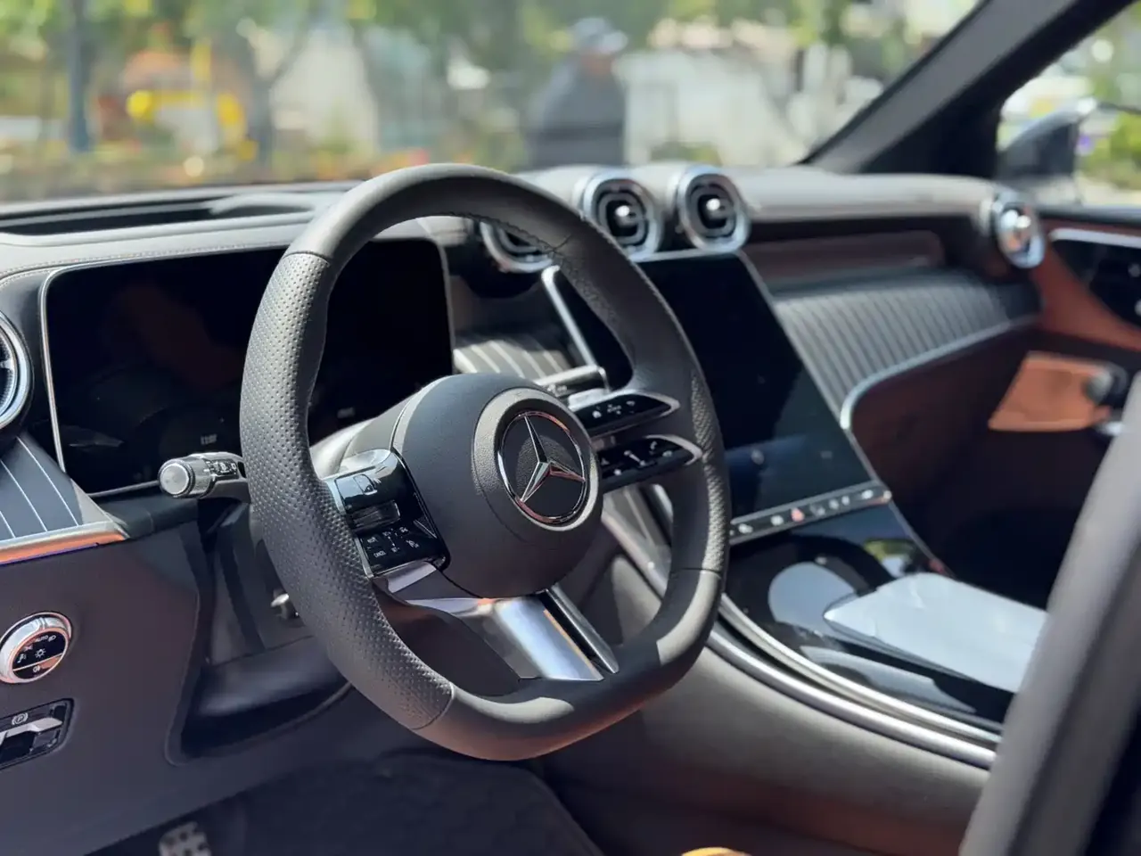 Mercedes-Benz GLC 2026 GLC 300 L 4MATIC Luxury 5-Seater фото 8