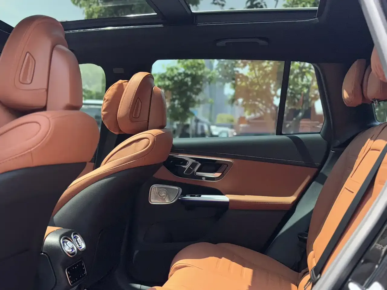 Mercedes-Benz GLC 2026 GLC 300 L 4MATIC Luxury 5-Seater фото 9