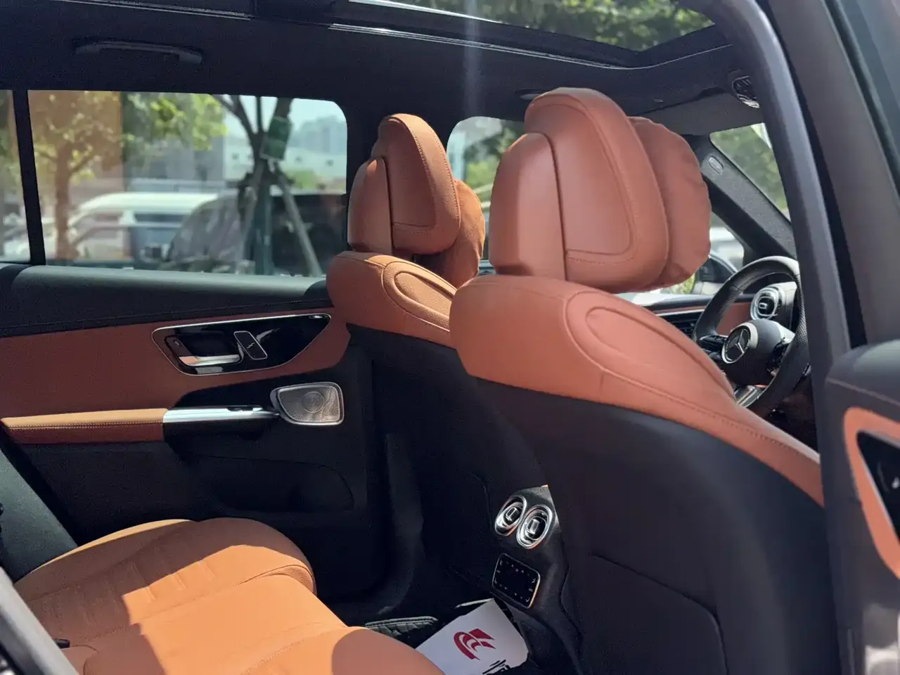Mercedes-Benz GLC 2026 GLC 300 L 4MATIC Luxury 5-Seater фото 12