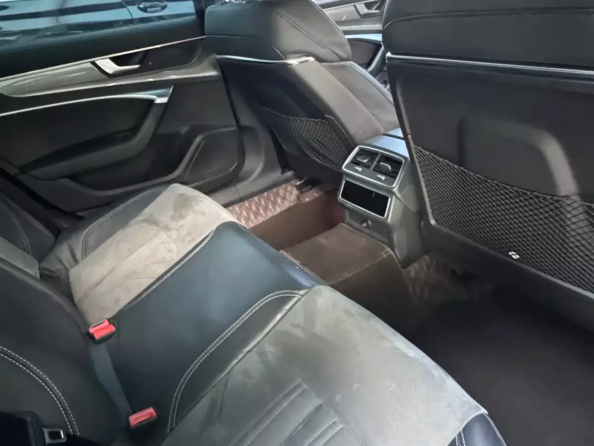 Audi A6L 2021 45 TFSI Exclusive Sport фото 6