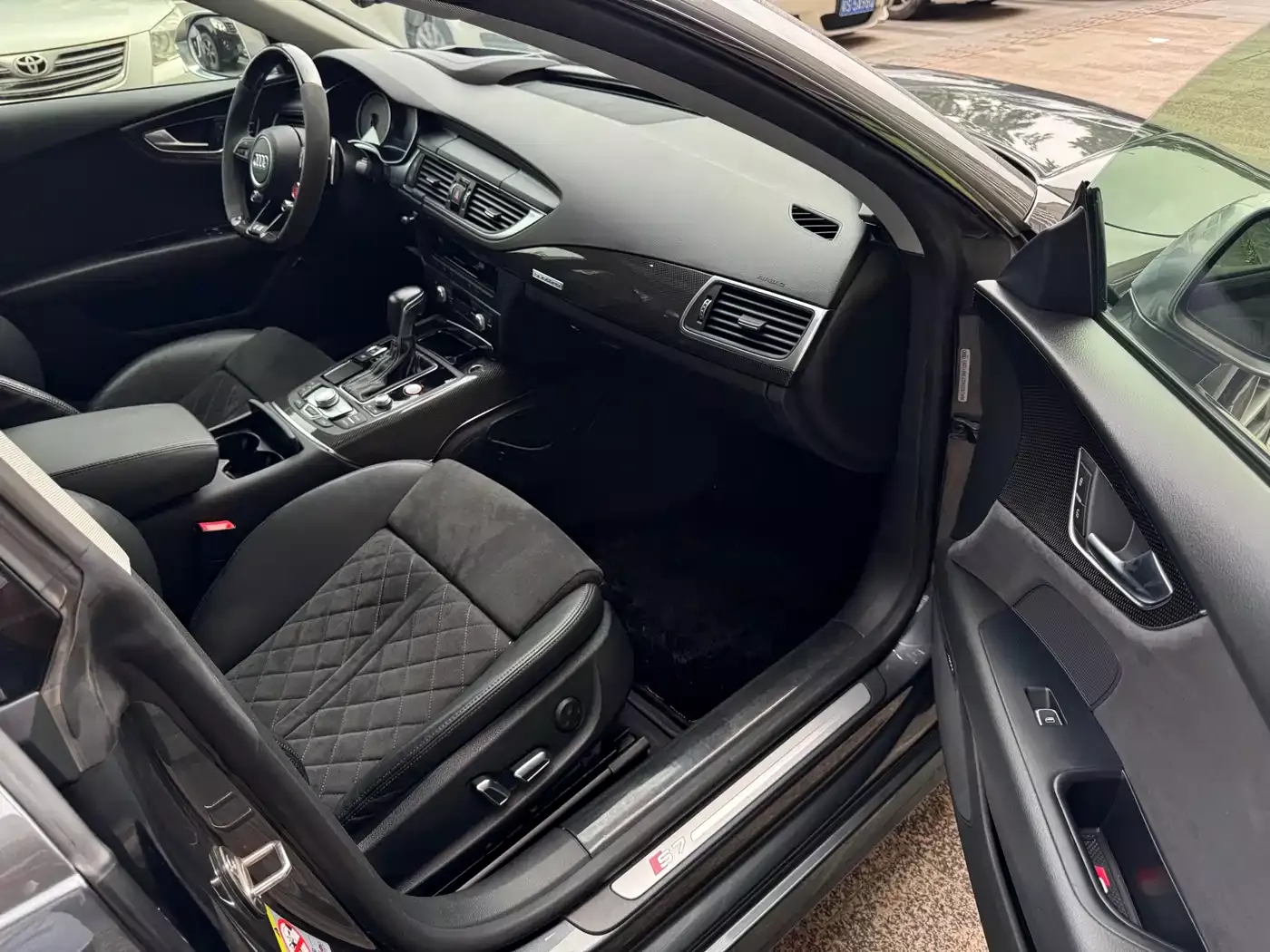 Audi S7 2018 4.0 TFSI quattro фото 8