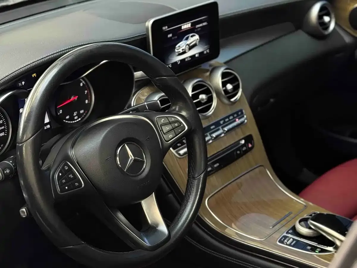 Mercedes-Benz GLC Coupe 2017 GLC 260 4MATIC Coupe SUV фото 7