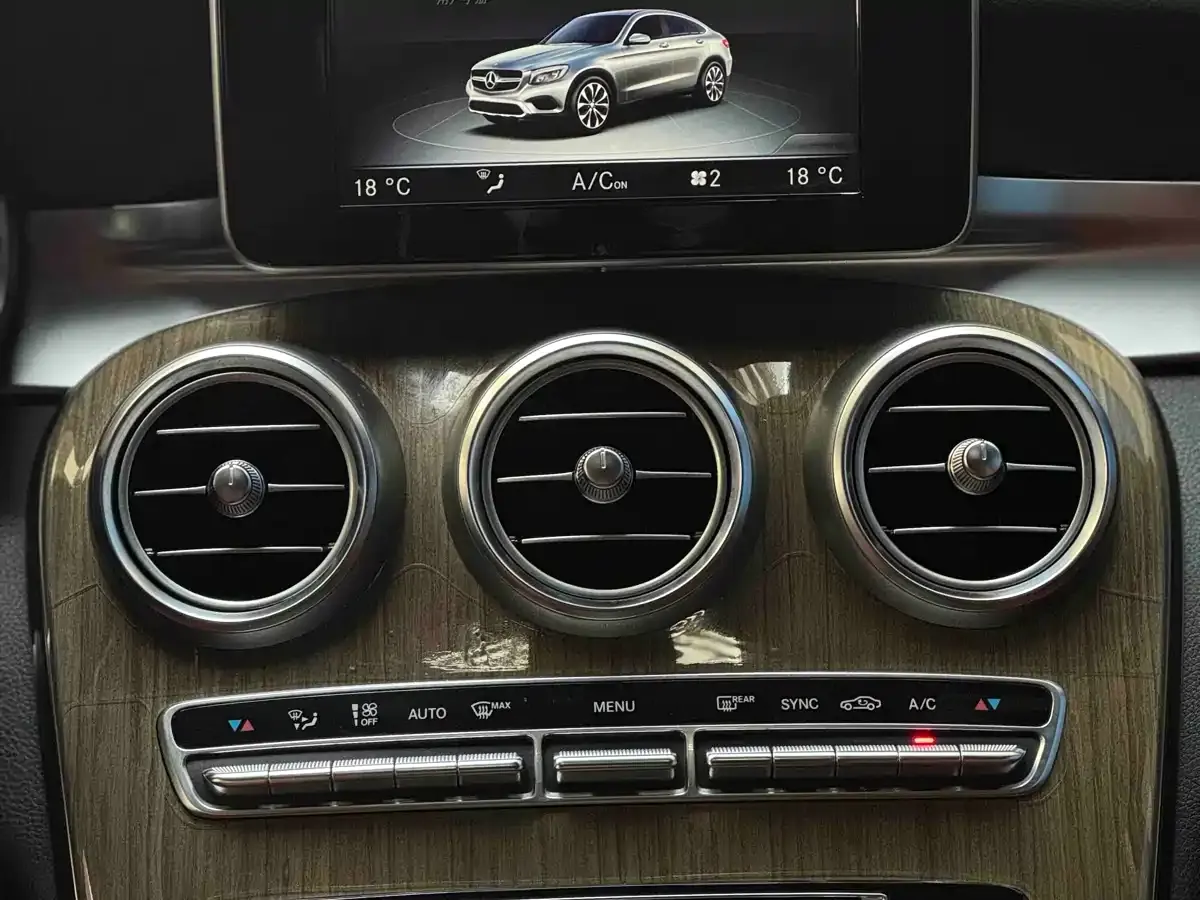 Mercedes-Benz GLC Coupe 2017 GLC 260 4MATIC Coupe SUV фото 11