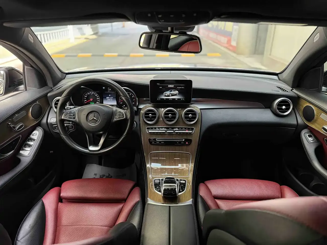 Mercedes-Benz GLC Coupe 2017 GLC 260 4MATIC Coupe SUV фото 14