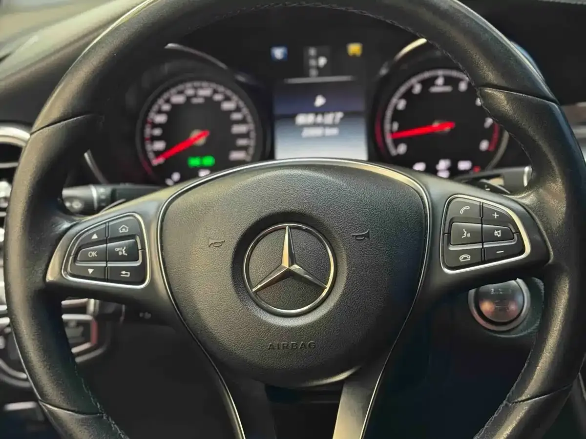 Mercedes-Benz GLC Coupe 2017 GLC 260 4MATIC Coupe SUV фото 15