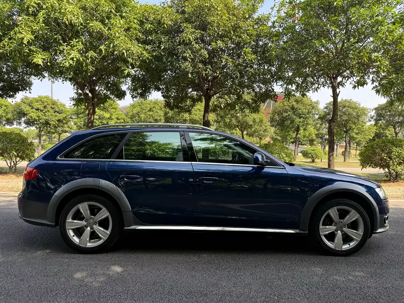 Audi A4 (Import) 2014 40 TFSI allroad quattro plus фото 22