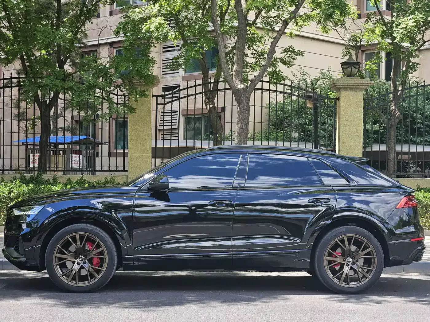 Audi Q8 2023 55 TFSI Premium Sport фото 2