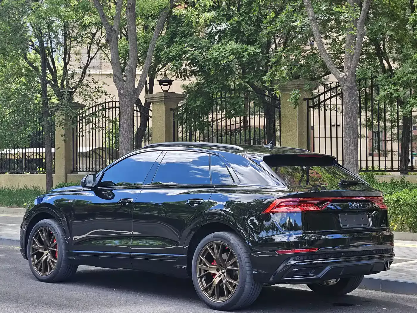 Audi Q8 2023 55 TFSI Premium Sport фото 3
