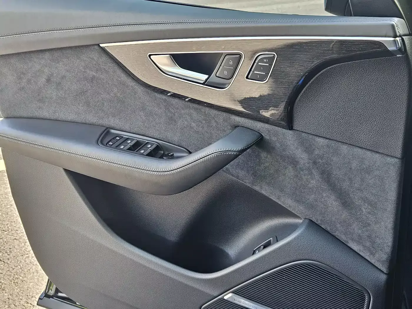 Audi Q8 2023 55 TFSI Premium Sport фото 18