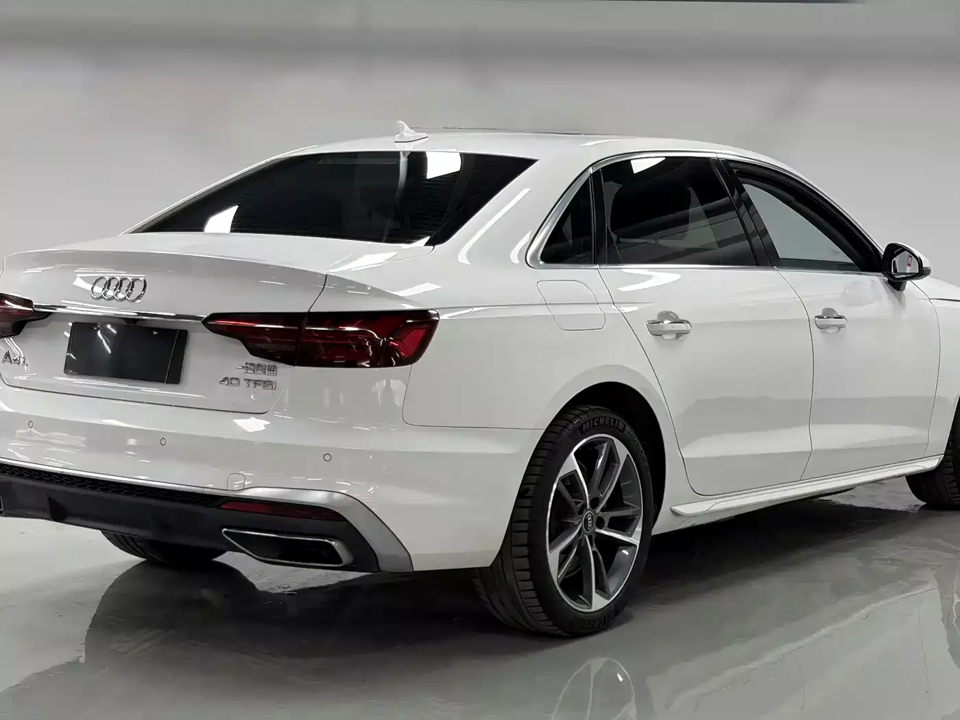 Audi A4L 2022 40 TFSI Fashion Dynamic фото 4