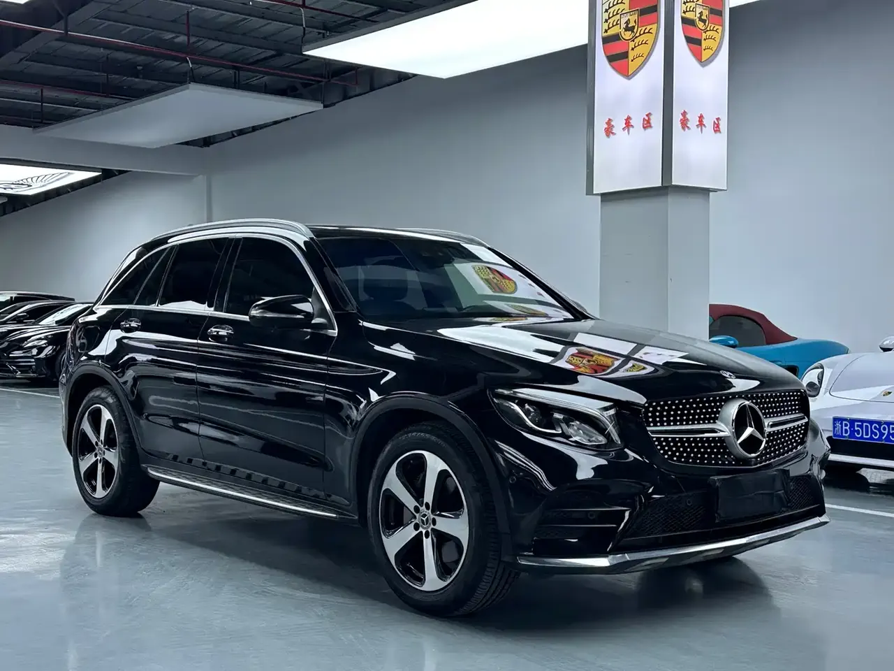 Mercedes-Benz GLC 2018 GLC 260 4MATIC Luxury фото 3