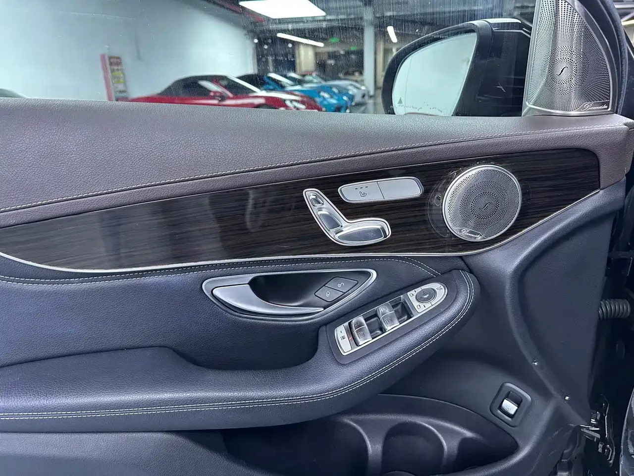 Mercedes-Benz GLC 2018 GLC 260 4MATIC Luxury фото 7