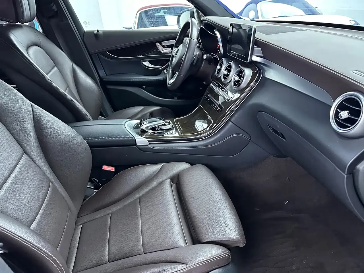 Mercedes-Benz GLC 2018 GLC 260 4MATIC Luxury фото 15