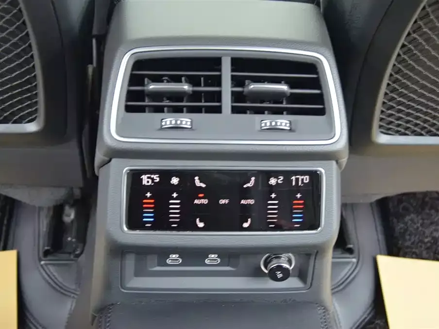 Audi A6L 2025 55 TFSI quattro Exclusive Sport фото 14