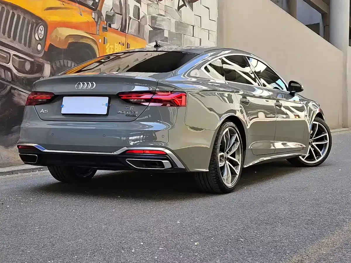 Audi A5 (Import) 2021 Sportback 40 TFSI quattro Luxury Dynamic фото 2