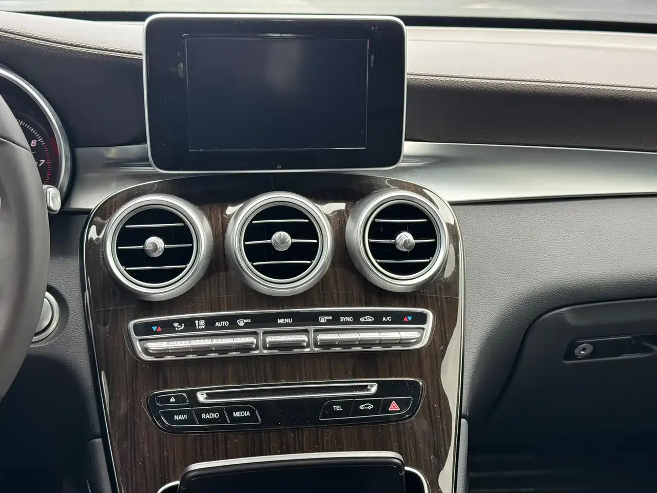 Mercedes-Benz GLC 2018 GLC 260 4MATIC Luxury фото 12
