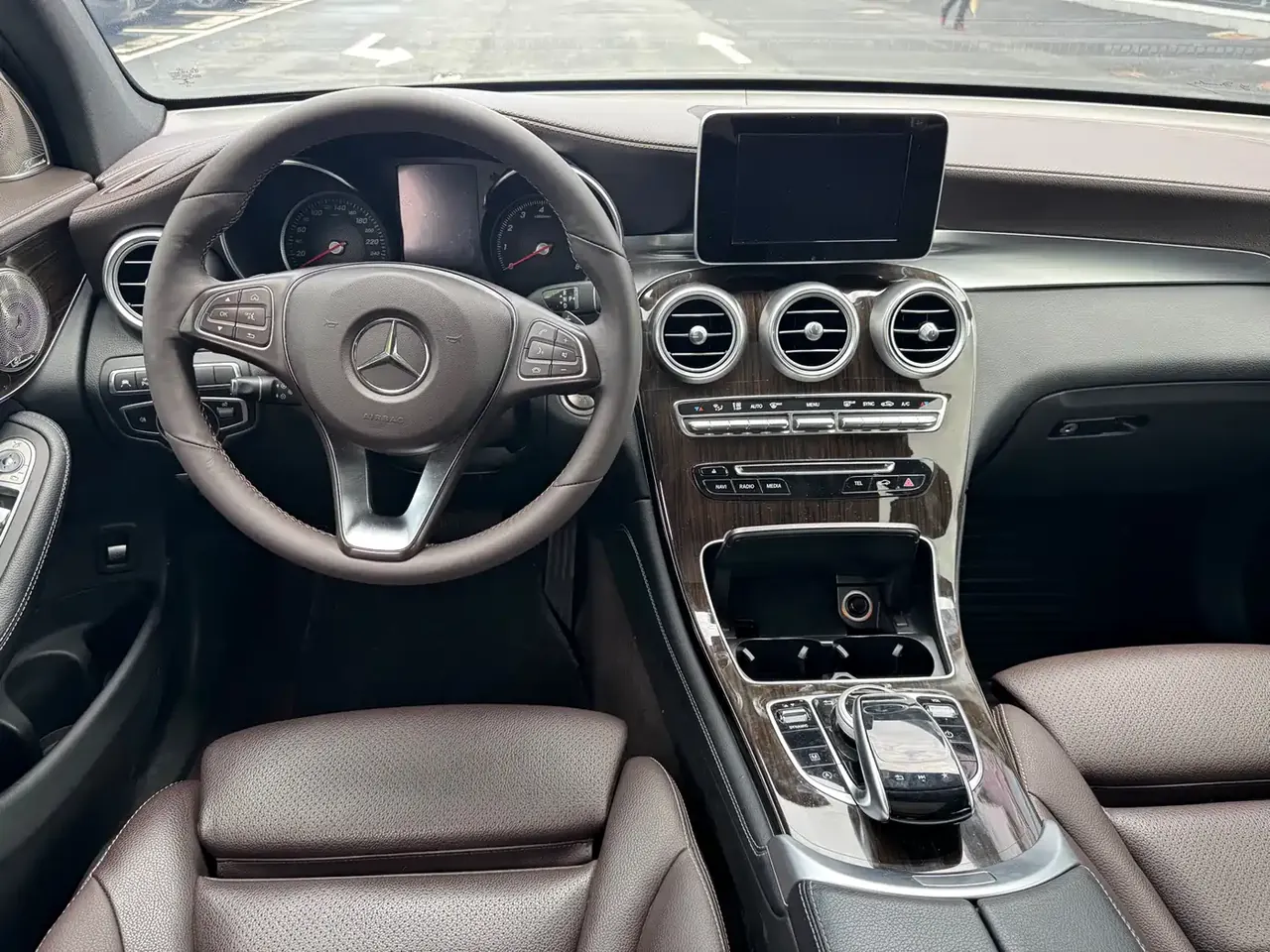 Mercedes-Benz GLC 2018 GLC 260 4MATIC Luxury фото 14