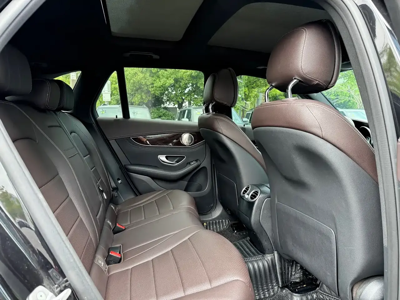 Mercedes-Benz GLC 2018 GLC 260 4MATIC Luxury фото 16