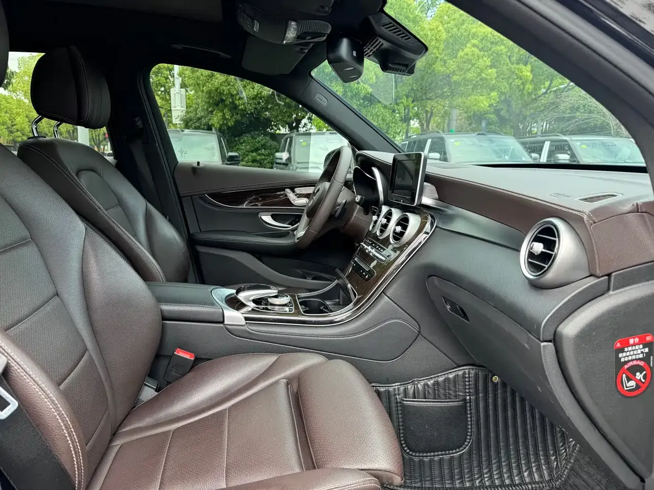 Mercedes-Benz GLC 2018 GLC 260 4MATIC Luxury фото 18
