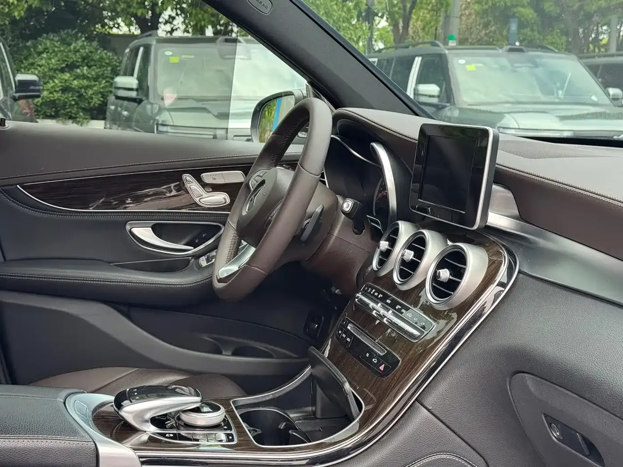 Mercedes-Benz GLC 2018 GLC 260 4MATIC Luxury фото 19