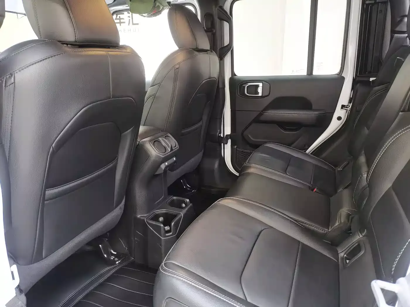 Jeep Gladiator 2022 3.6L Pioneer Edition фото 16