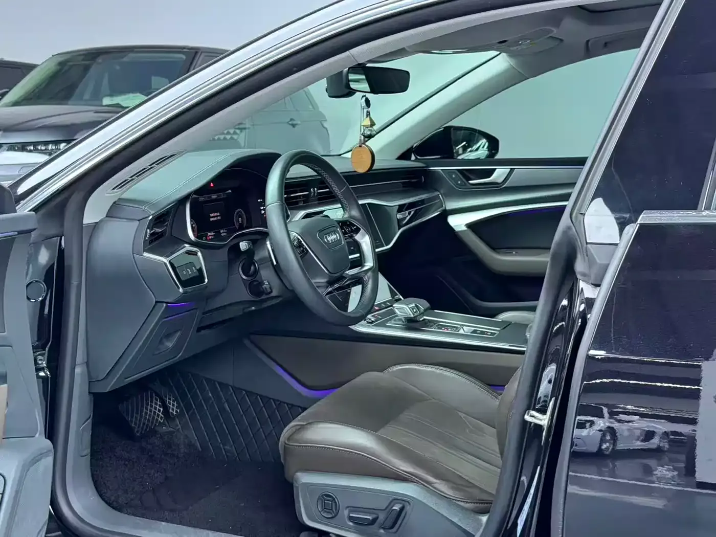 Audi A7L 2024 45TFSI S-line Dream Edition Crystal Package фото 6