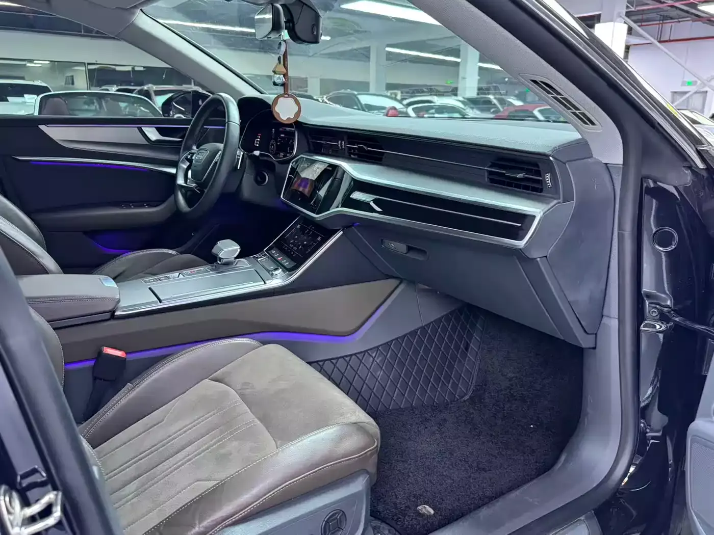 Audi A7L 2024 45TFSI S-line Dream Edition Crystal Package фото 10