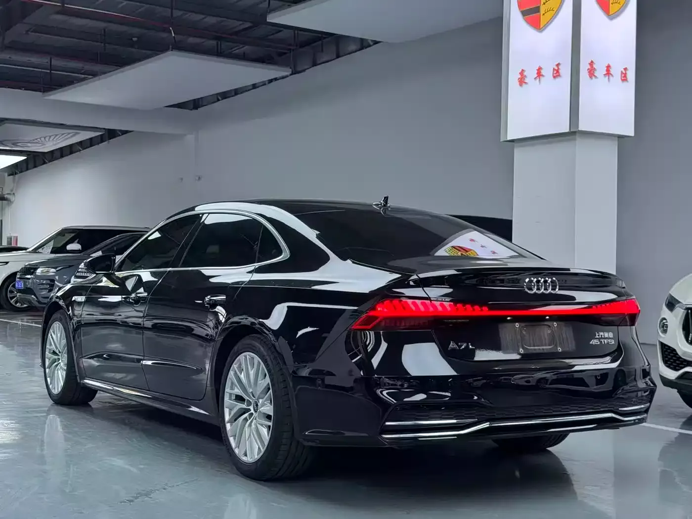 Audi A7L 2024 45TFSI S-line Dream Edition Crystal Package фото 16