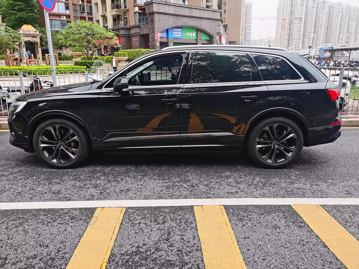 Audi Q7 2025 55 TFSI quattro S line Sport фото 15