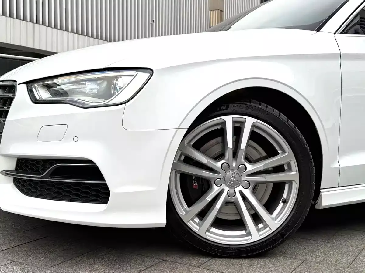 Audi S3 2015 S3 2.0T Limousine фото 2