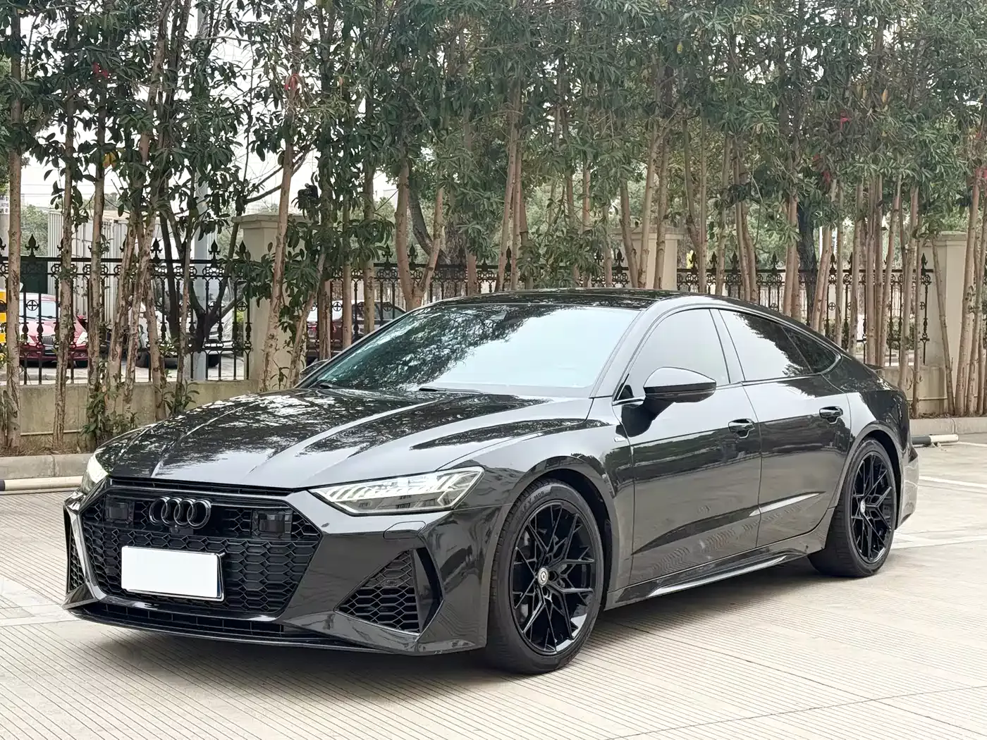 Audi A7 2023 Model 45 TFSI Premium Selection Edition фото 2