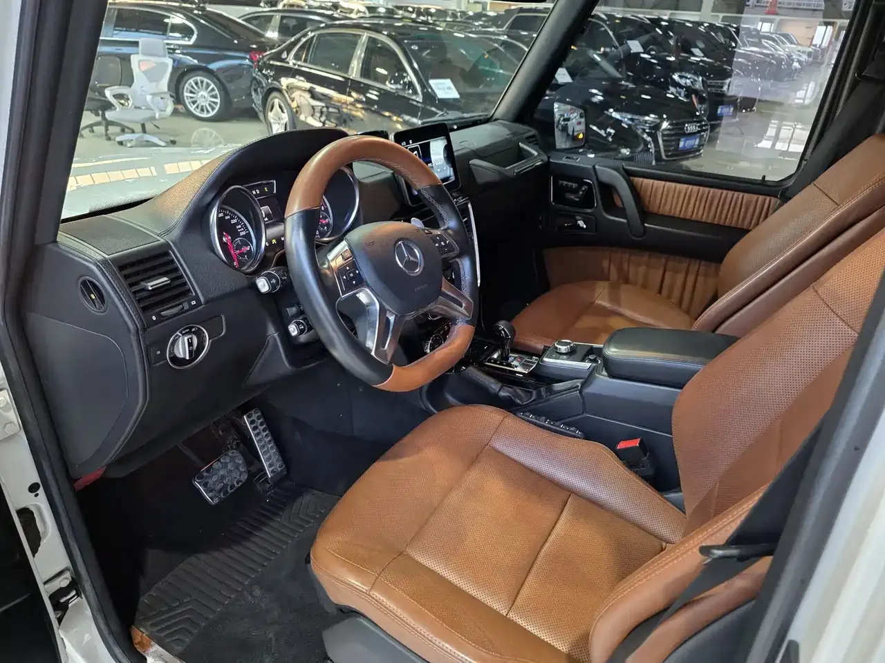 Mercedes-Benz G-Class 2018 G 500 designo Masterpiece Collector's Edition фото 8