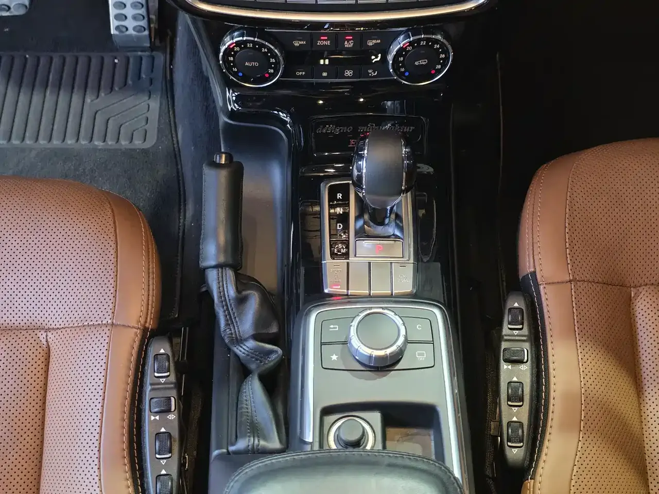 Mercedes-Benz G-Class 2018 G 500 designo Masterpiece Collector's Edition фото 14