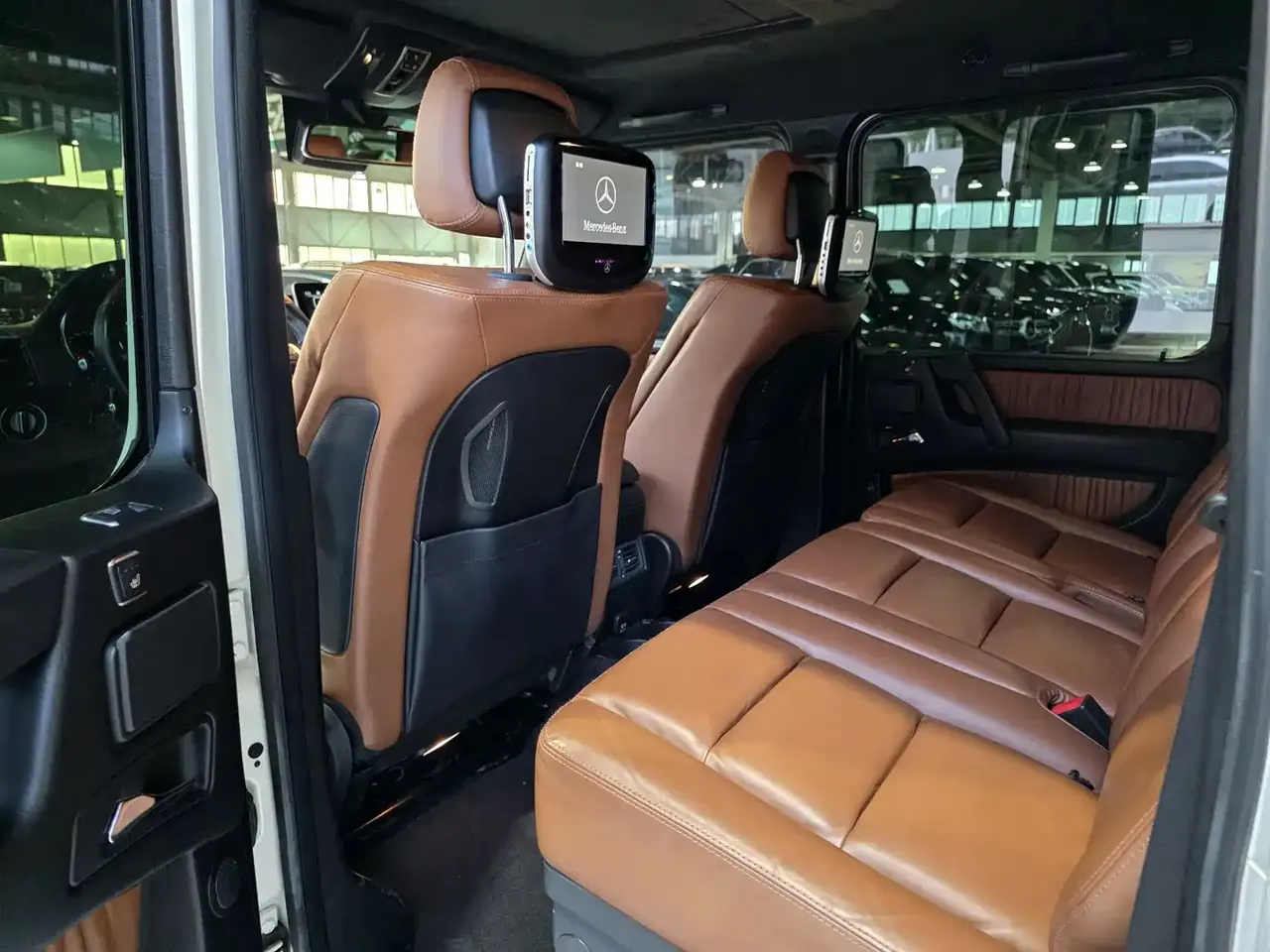 Mercedes-Benz G-Class 2018 G 500 designo Masterpiece Collector's Edition фото 15