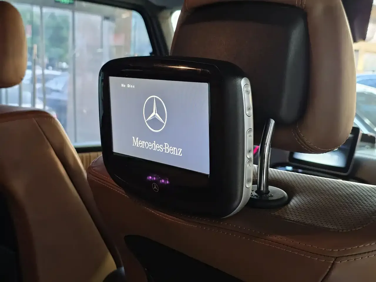 Mercedes-Benz G-Class 2018 G 500 designo Masterpiece Collector's Edition фото 19