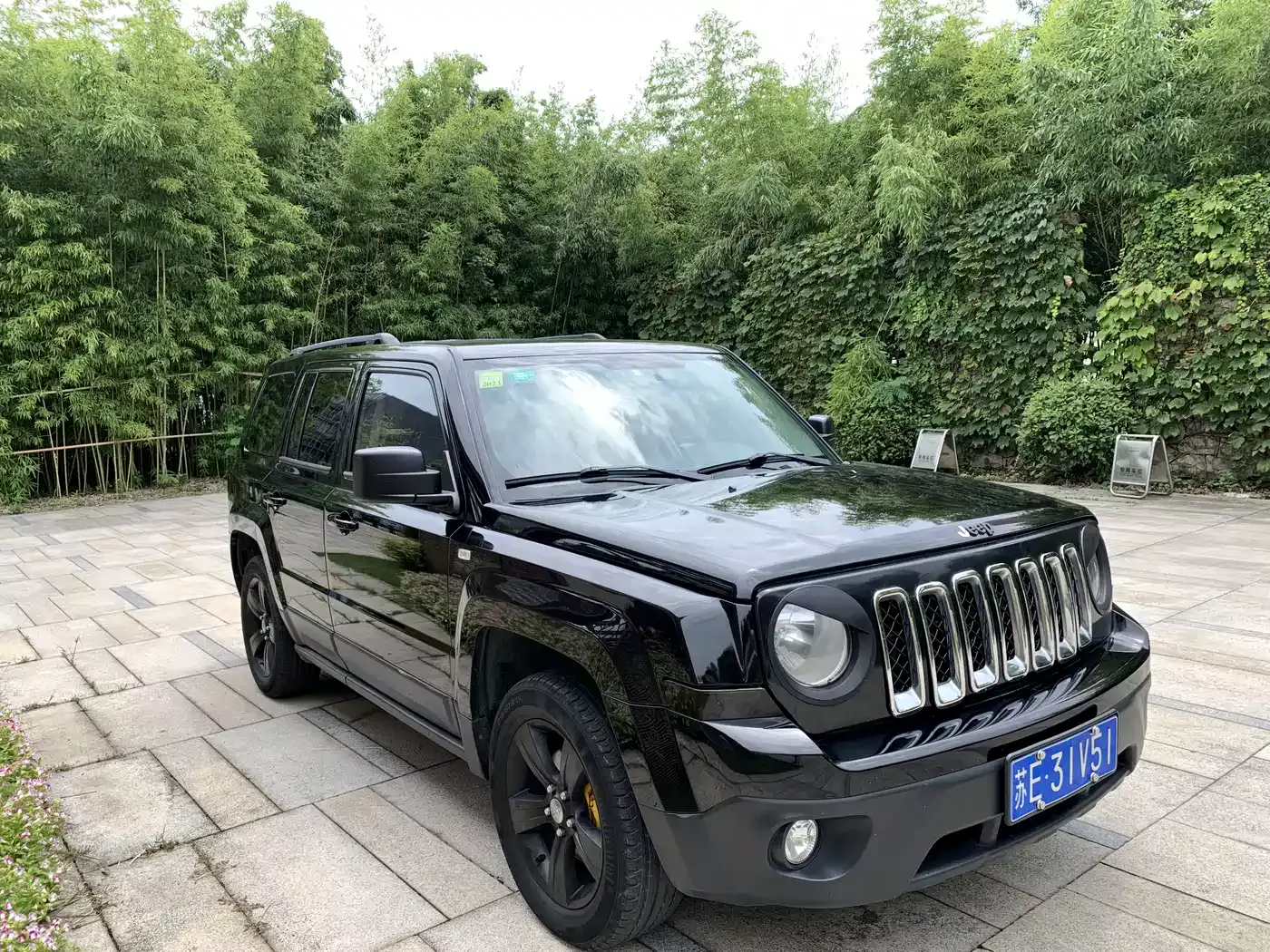 Jeep Patriot 2013 2.4 Luxury Navigation фото 2