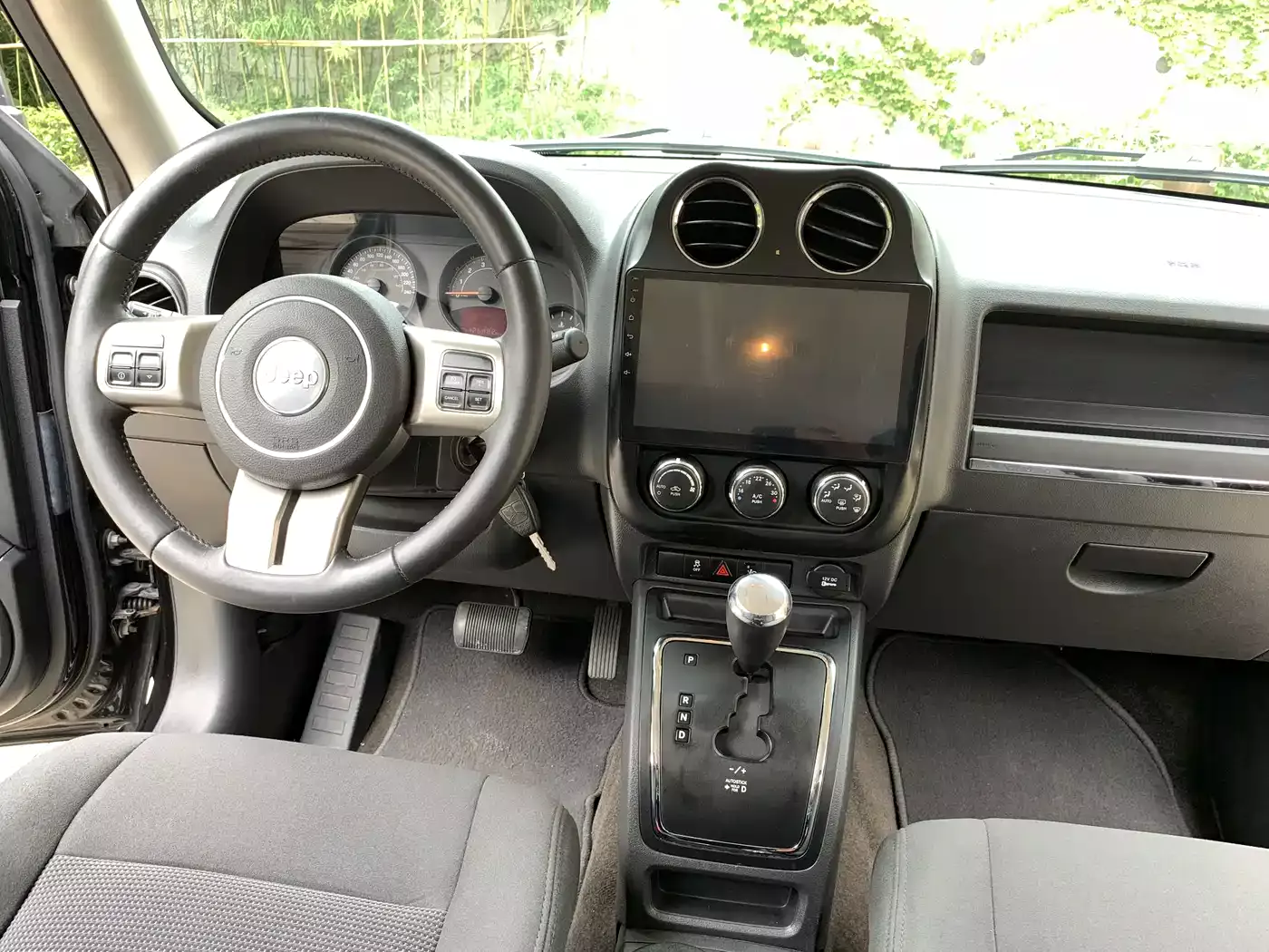 Jeep Patriot 2013 2.4 Luxury Navigation фото 9