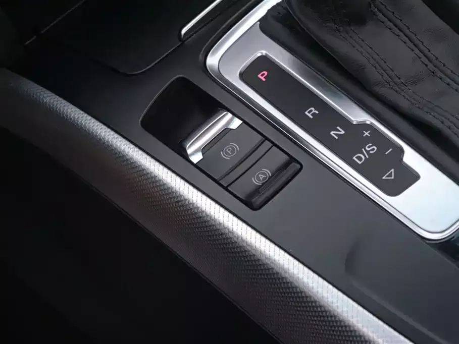Audi A4L 2016 45 TFSI Heritage Edition quattro Sport Personality фото 36